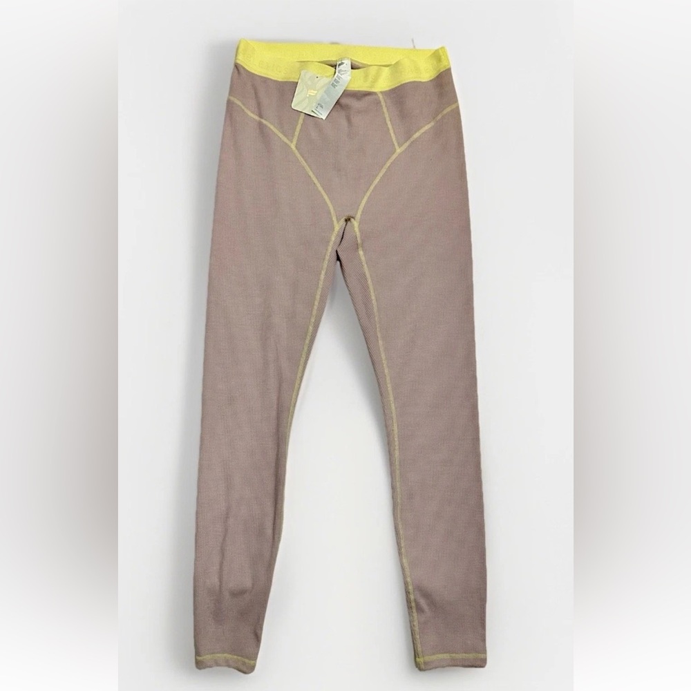 Fabletics Women’s Sz Large Waffle Leggings NWT Color: Muted Mauve / Butter
